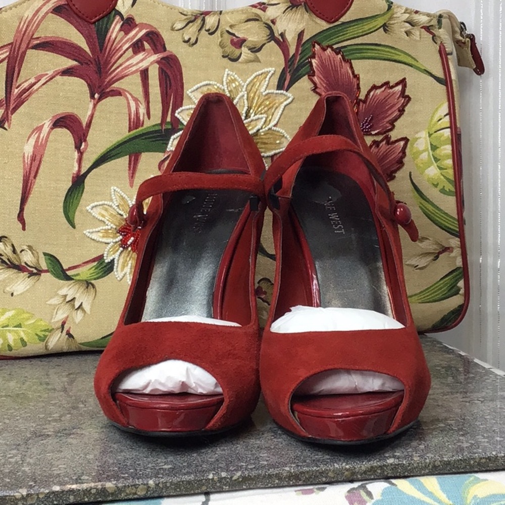 🪭 Nine West Luminous Brick Red Suede Ankle Strap Peep Toe Heels Sz.8.5 - Picture 4 of 10